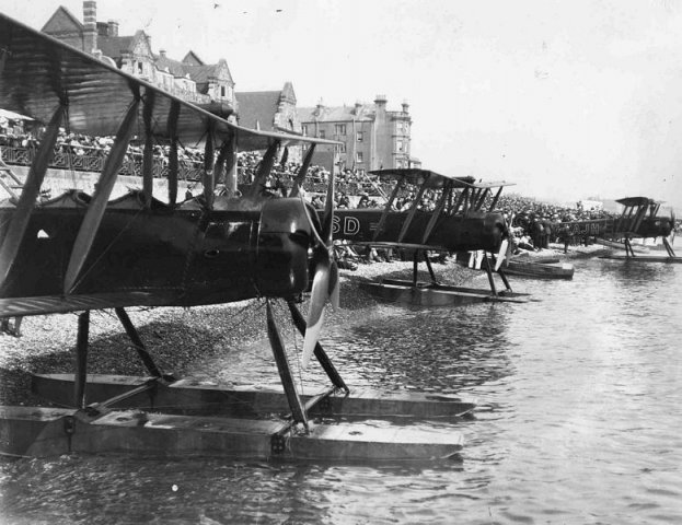 g-easd avro 504l g-eajh avro 504 sank in sea off hove 19 aug 1920 0751-0027